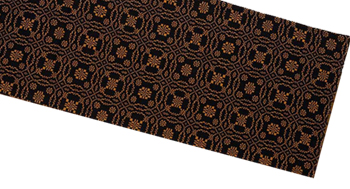Lover's Knot Table Runner